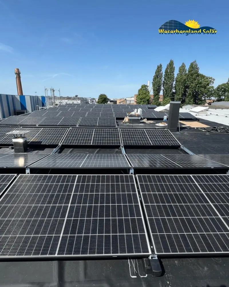 Photovoltaik Installation auf Gewerbeimmobilie im Weserbergland